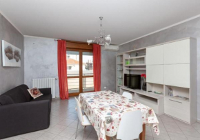 Comfy cozy apartment close to Metro